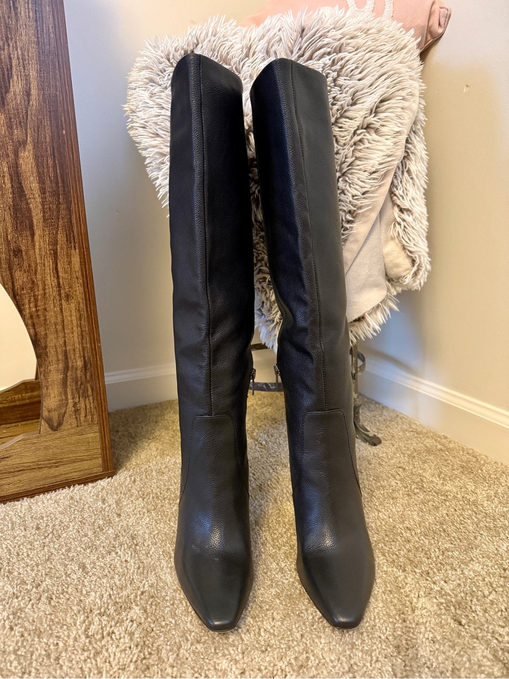 Vince Camuto Fendels2 Black Leather Knee High Boots 8.5
…Box Not Available.